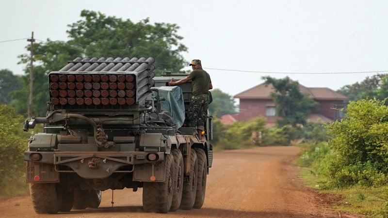 থাইল্যান্ডের সঙ্গে যুদ্ধবিরতি চায় কম্বোডিয়া